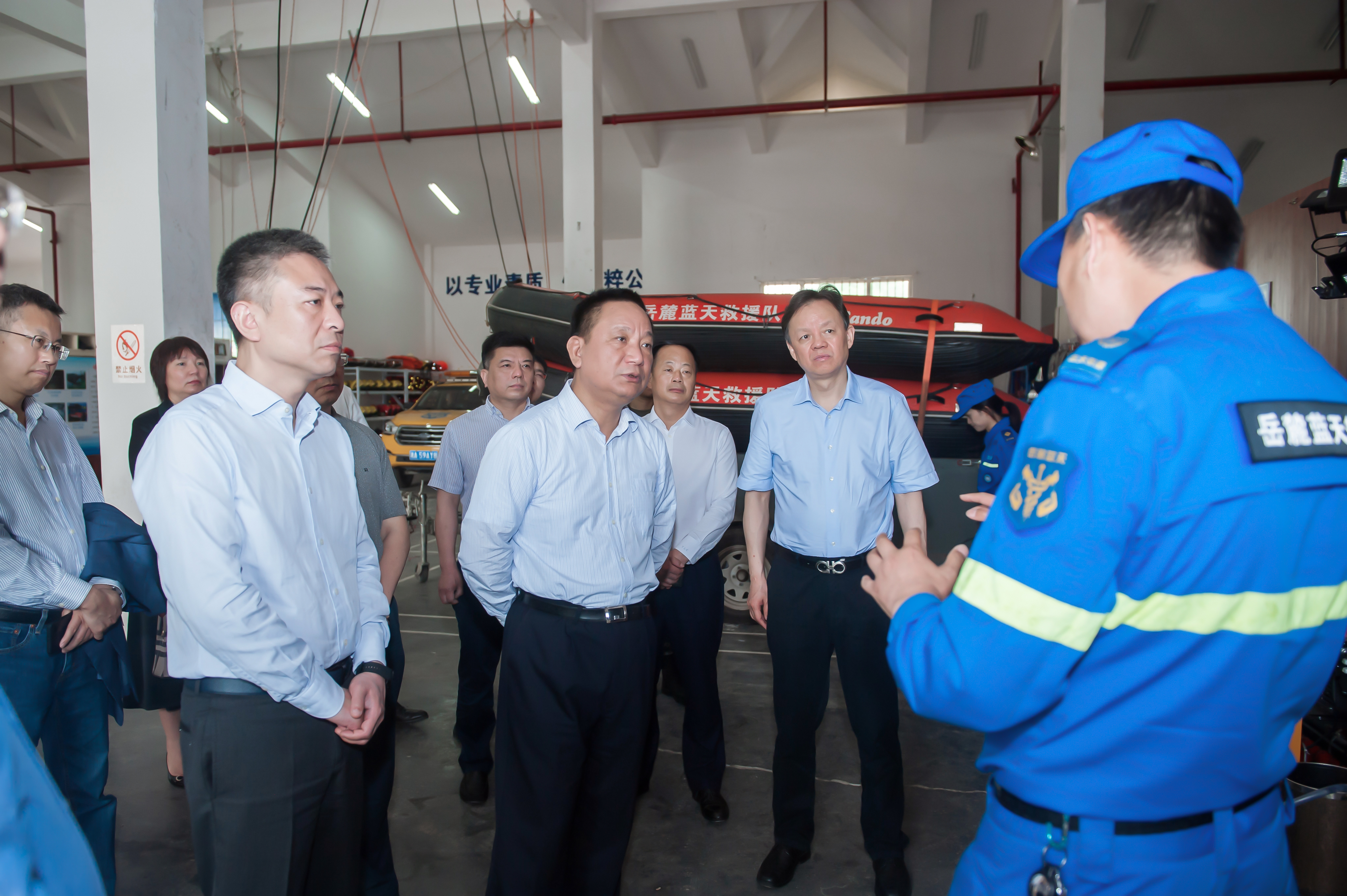 钟钢:压实防汛工作责任,确保安全度汛