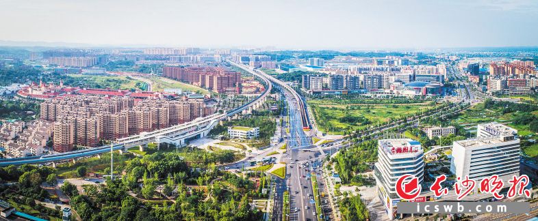 长株潭城际铁路的便捷加速了长株潭一体化的进程。