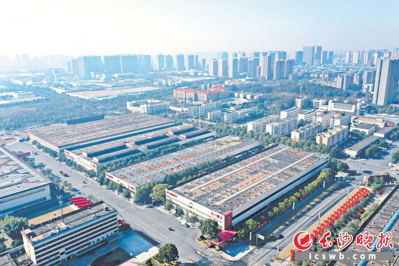 在长沙经开区，一批卓越型、战略型、成长型产业正在茁壮成长。   舒展 摄