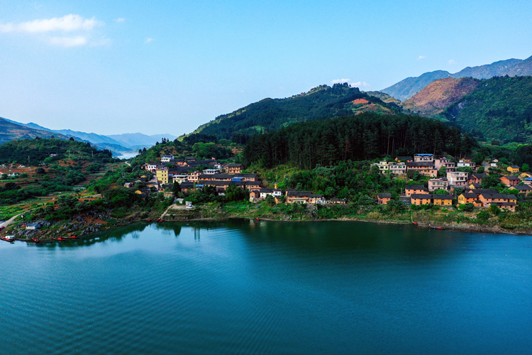 2019年4月5日拍摄的塘下村，东江湖水位上涨，又把曾经的家园淹没了.jpg
