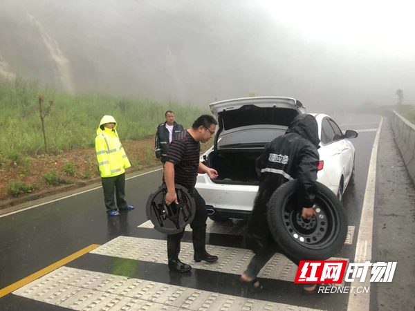 图片35.jpg 图片35.jpg