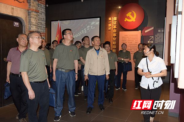5月16日，江麓集团党员干部参观桂东县委党校纪律文化中心。（王慧崎摄影)_.jpg