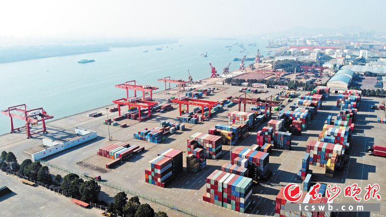 2020年，长沙新港货物吞吐量突破千万吨，迈入千万吨级港口之列。