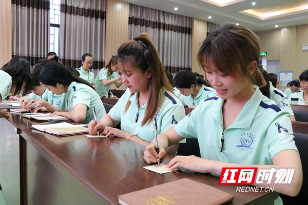 全体人员写下心愿祝福。.jpg