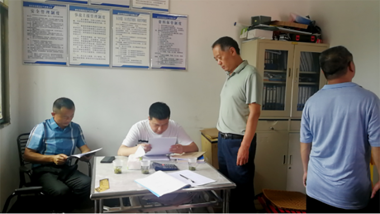 兴宁镇：开展加油站、液化气站及农贸市场消防安全检查 (1)323.jpg