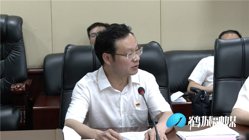 区委理论中心组学习.mp4_20210618_220555.157_副本.jpg