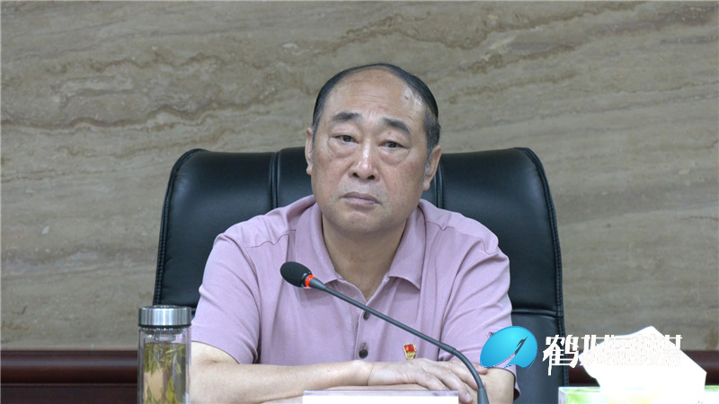区委理论中心组学习.mp4_20210618_220430.590_副本.jpg