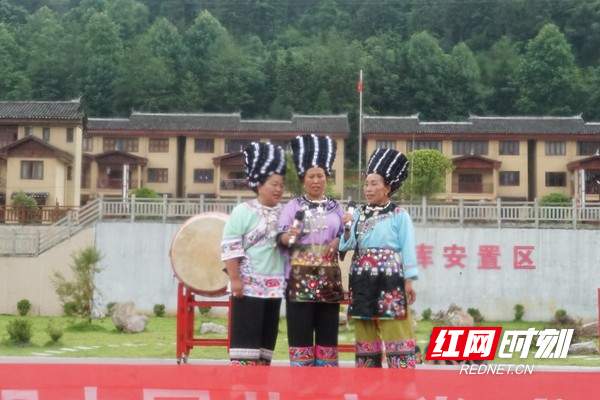 唱苗歌.jpg