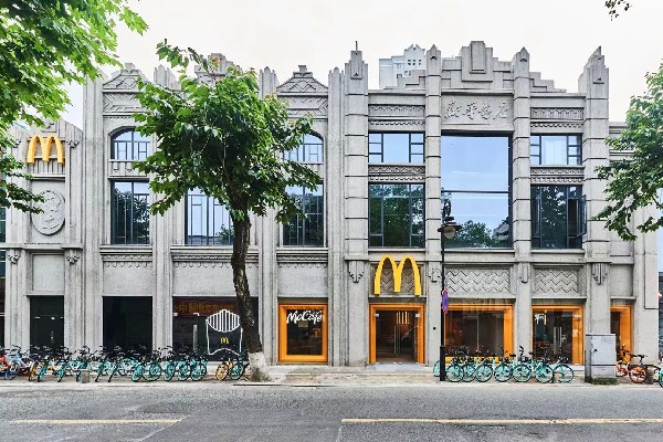 麦当劳中国第800家绿色餐厅温州解放街餐厅外景.jpeg