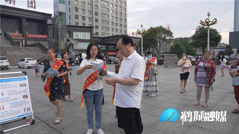 河西街道开展禁毒宣传.mp4_20210630_200637.392_副本.jpg