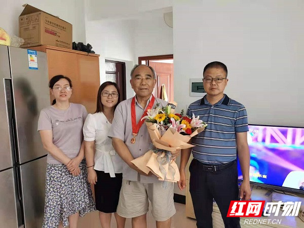 f299e63f01a91a130402c6047e1850d_副本.jpg