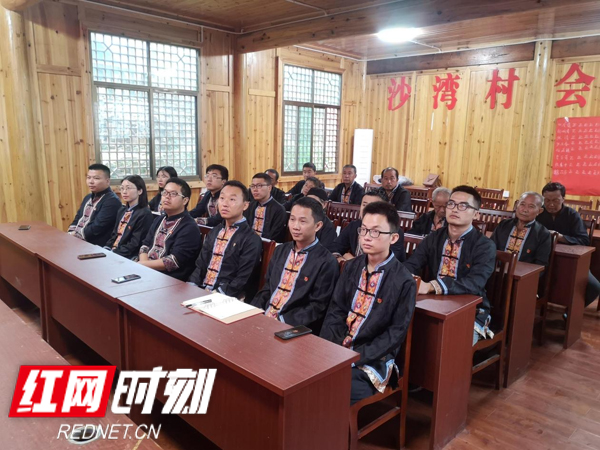 干群热议 3.jpg
