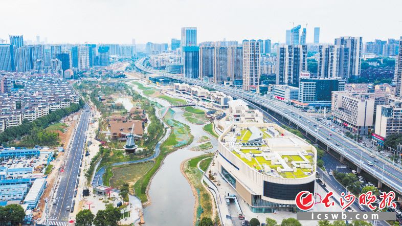 　　6月18日，圭塘河井塘城市“双修”与海绵建设示范公园项目基本完工，7月初将正式开门迎客。