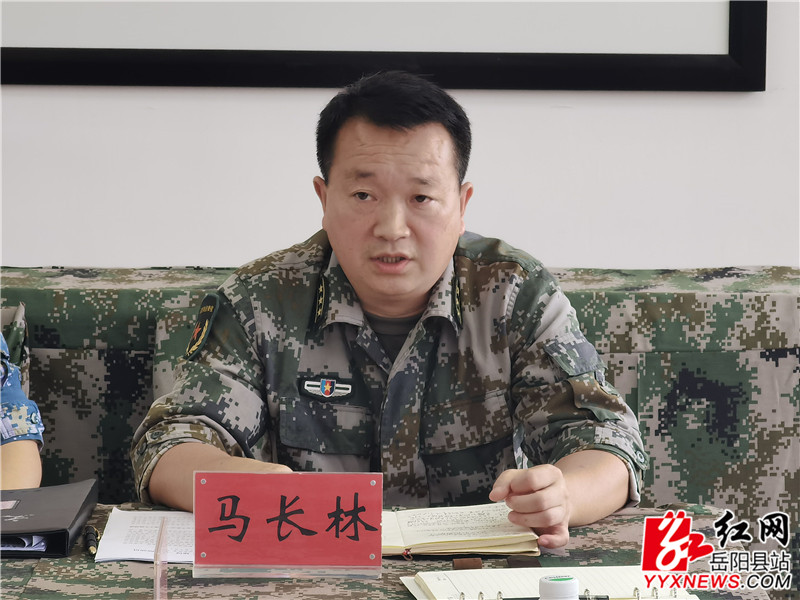 县委常委、县人武部政委马长林.jpg