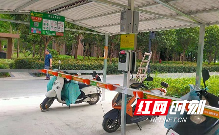 便民电动车充电桩投入使用.jpg