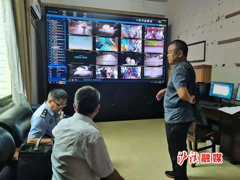 校车2.jpg