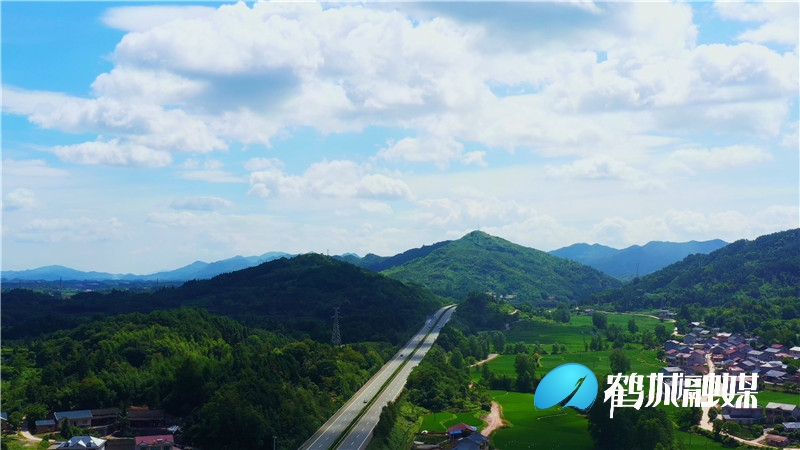 蓝天白云(片尾）.mp4_20210713_174840.331_副本.jpg