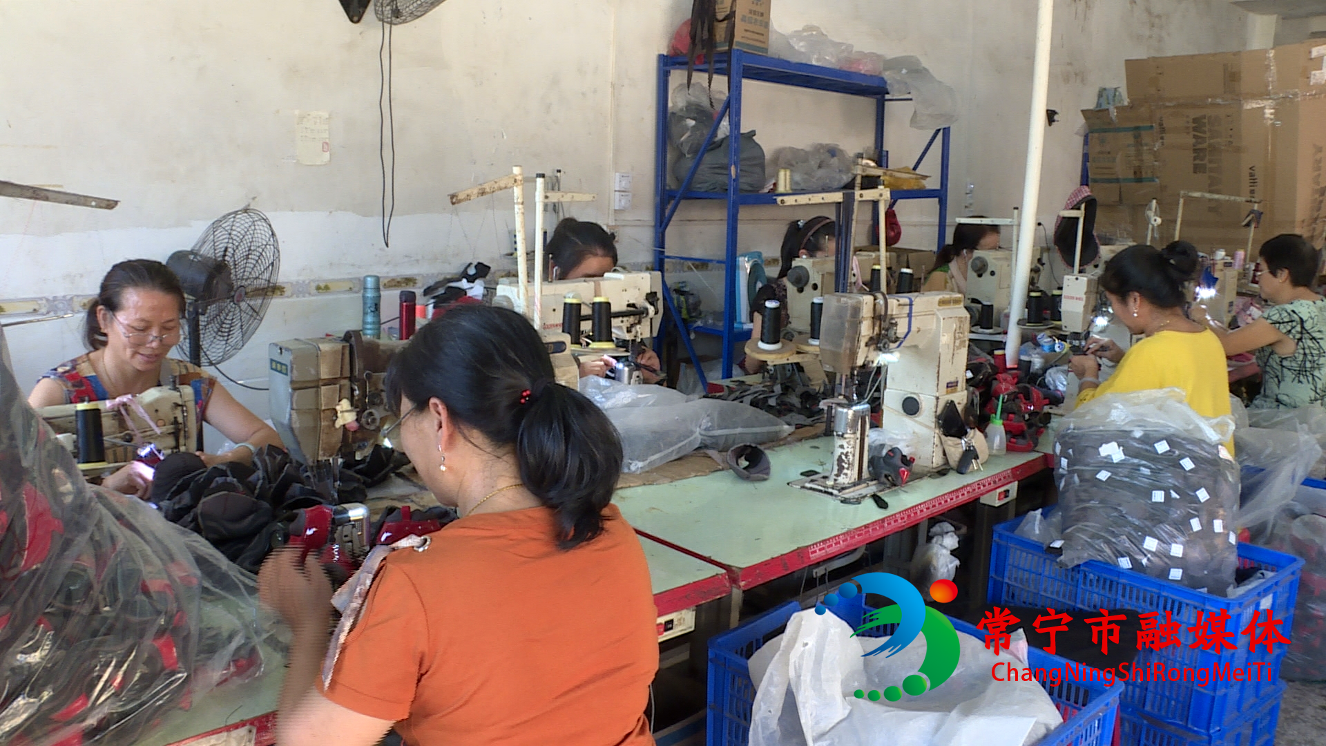 青年党员共奋斗 (2).bmp 青年党员共奋斗 (2).bmp