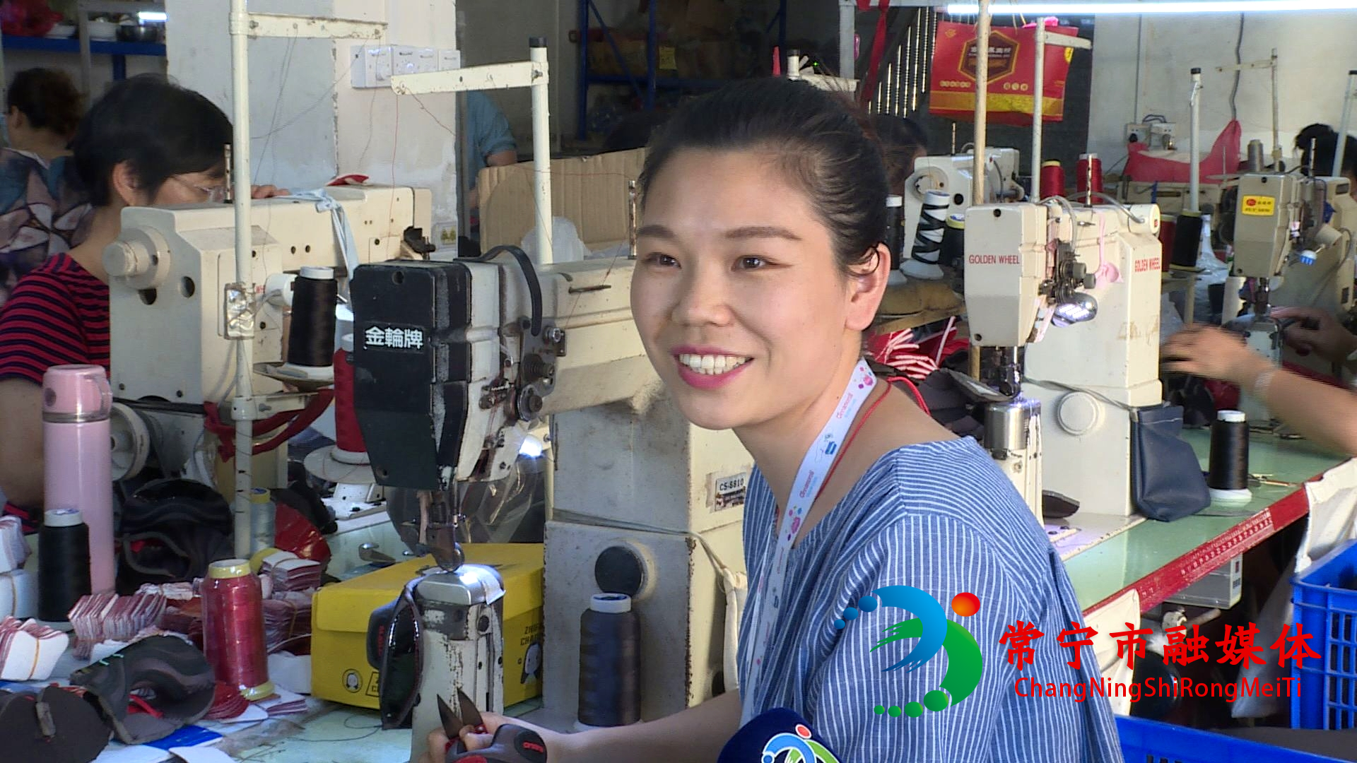 青年党员共奋斗 (2).jpg 青年党员共奋斗 (2).jpg