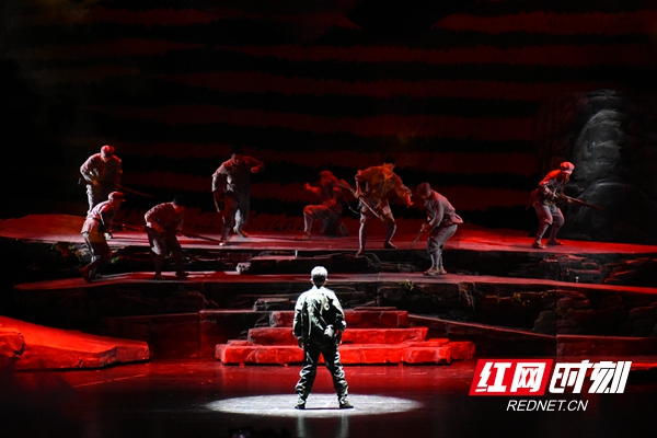 《高山之巅》精彩亮相湖南省庆祝建党百年优秀舞台艺术作品展演舞台