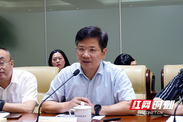 王卫安发表讲话.