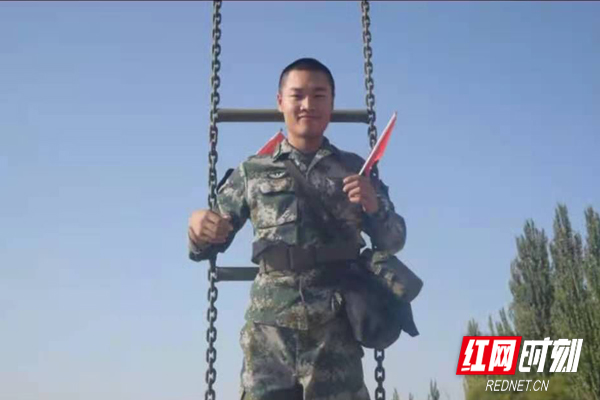 严子涵1.jpg 严子涵1.jpg