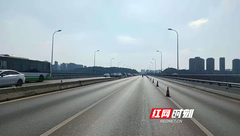 长沙交警：猴子石大桥西往东交通管制 恢复时间待定_邵商网