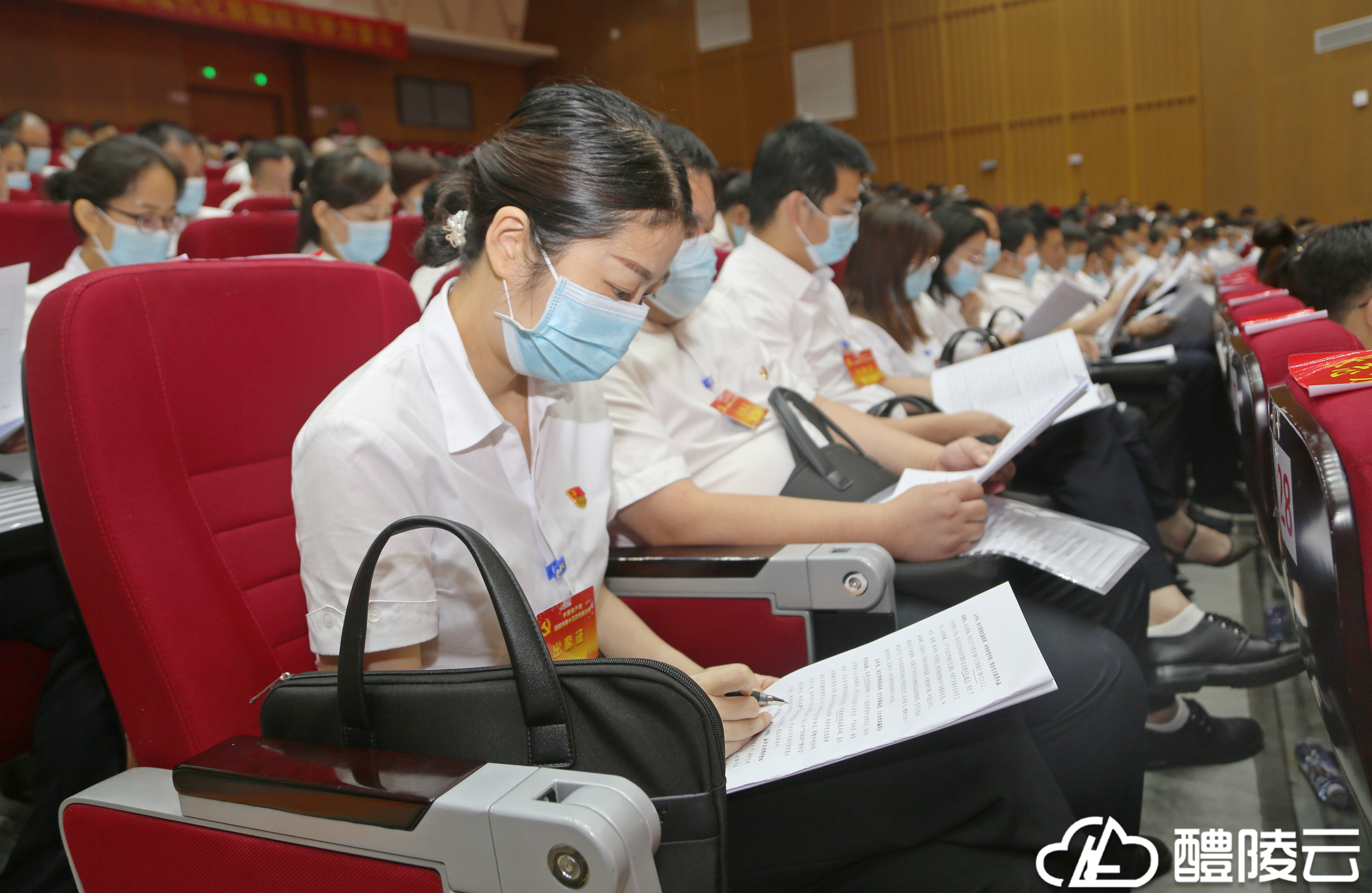 P7-29 党代会开幕式 杨炼摄 (72)_副本.jpg