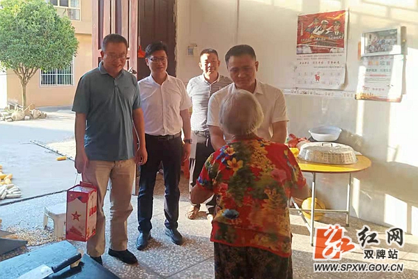 联镇领导、县委常委、副县长曹志远到麻江镇调研指导当前重点工作2_副本_副本.jpg
