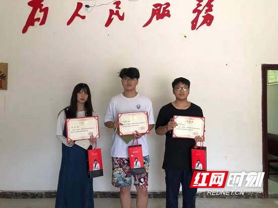 隆回3名大学生暑假返村变身志愿者 为乡村振兴注入青春力量_邵阳头条网