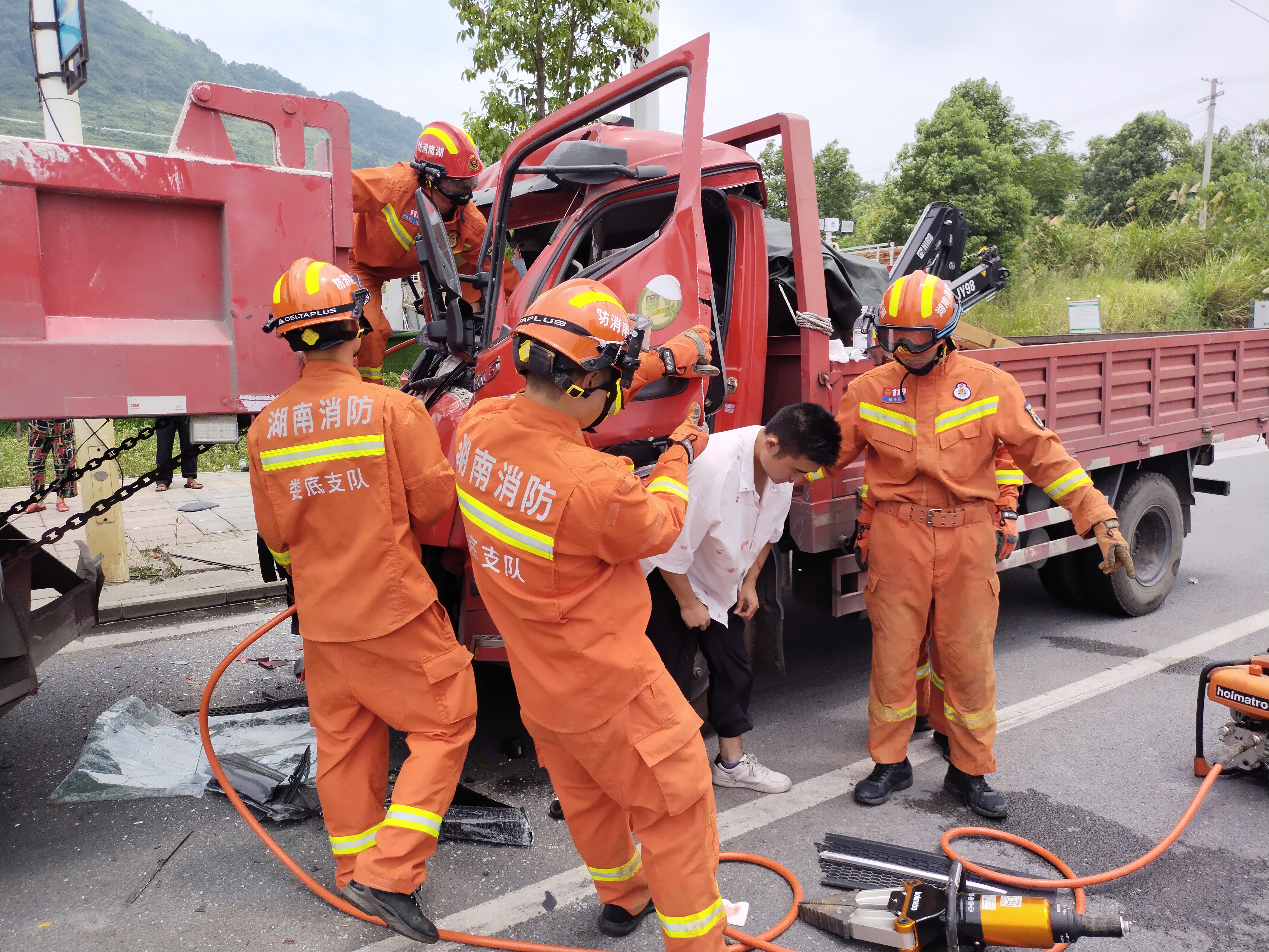 消防追尾.jpg