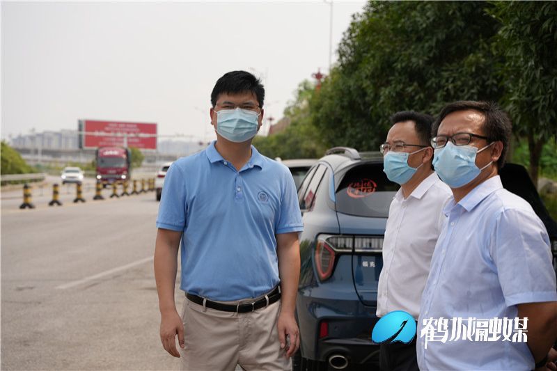 郑明明督导检查疫情防控工作