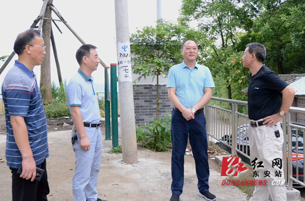 李劲涛 烤烟_副本.jpg