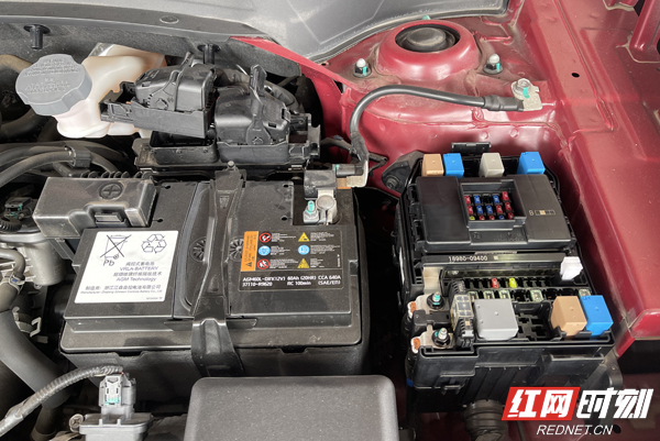 电子元件.jpg 电子元件.jpg