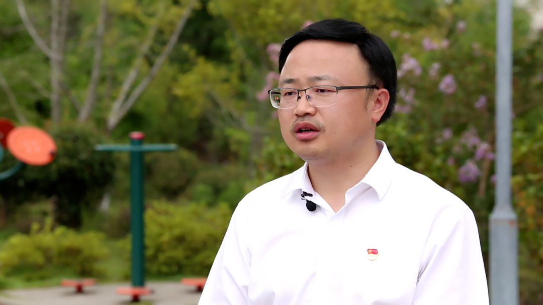 宜章县:张润槐接受市广播电视台《"一极六区"新气象》大型采访活动