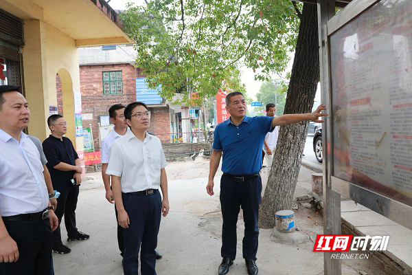 张伟到东阳渡街道督查文明创建工作.jpg