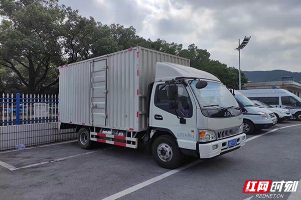 货车.jpg