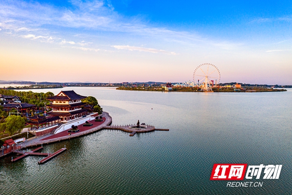e169f32181446df14e7b15c19a6010b_副本.jpg