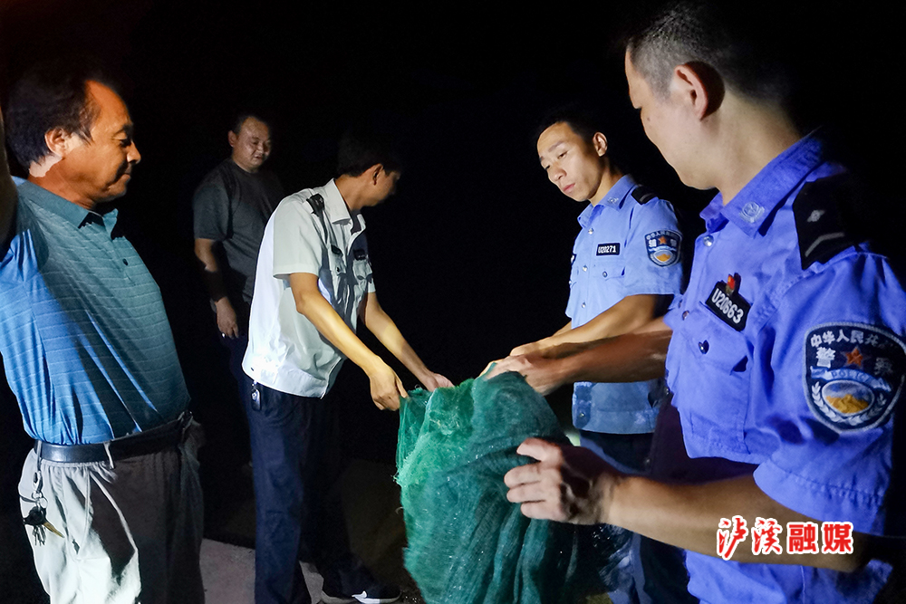 深夜护鱼行动1.jpg