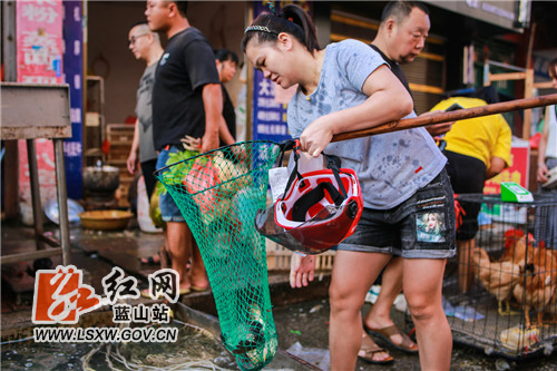 逛集市 过中秋.jpg