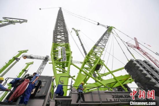 中联重科工程机械产品。　杨华峰 摄