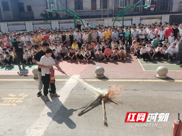 消防演练2_副本慈利.jpg
