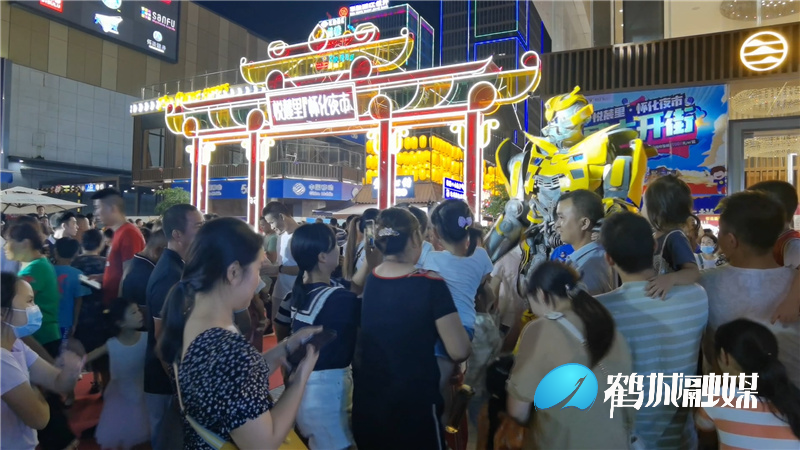 岳麓青城·悦麓里夜市持续火爆.mp4_20210927_170828.660.jpg