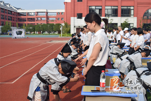 2eccca401cd29050247d2ea2fafe80d.jpg