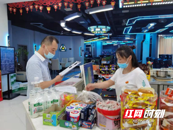 执法检查网吧.jpg