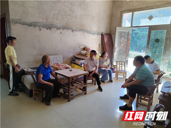 边缘户走访1_副本.jpg