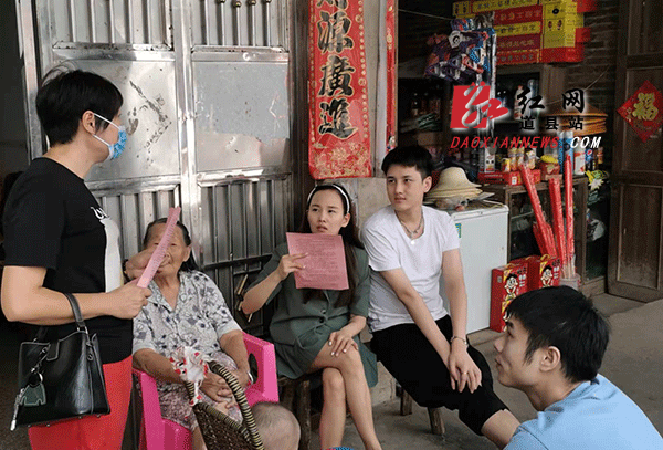 挨家挨户上门宣传.gif
