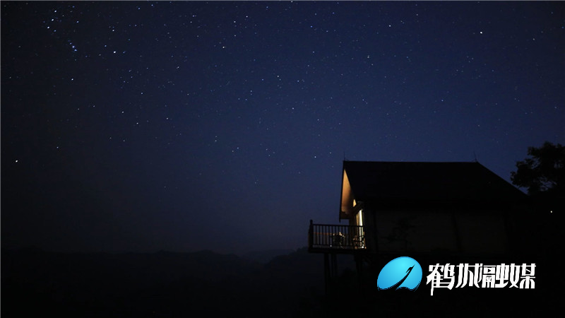怀化鹤城区：怀化大峡谷景区现云海景观（视频）.mp4_20211008_180817.289_副本.jpg