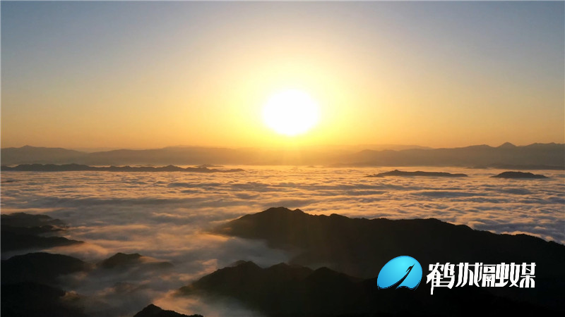 怀化鹤城区：怀化大峡谷景区现云海景观（视频）.mp4_20211008_180756.849_副本.jpg