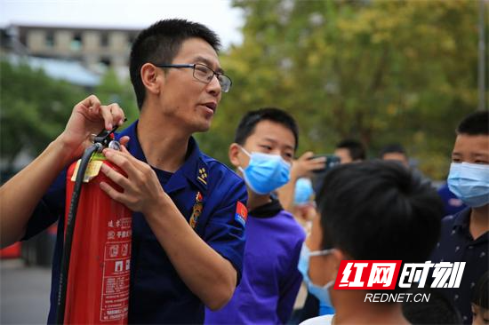 小小义工进红门 争做消防小达人 (7).jpg